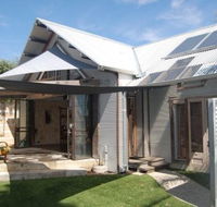 The Treehouse - Accommodation Sunshine Coast