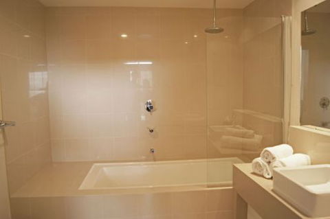 Seine Bay Apartments - Accommodation Sunshine Coast 7