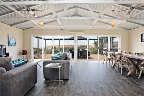 Coral Sands Luxury Beach House - Accommodation Sunshine Coast 0