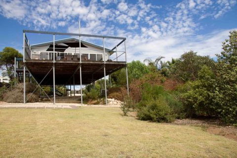 Coral Sands Luxury Beach House - Accommodation Sunshine Coast 7