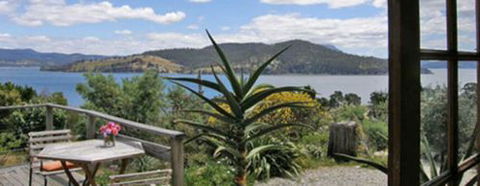Hideaway On Victoria - Accommodation Sunshine Coast 0