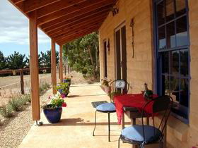Dee's Villa - Accommodation Sunshine Coast 0