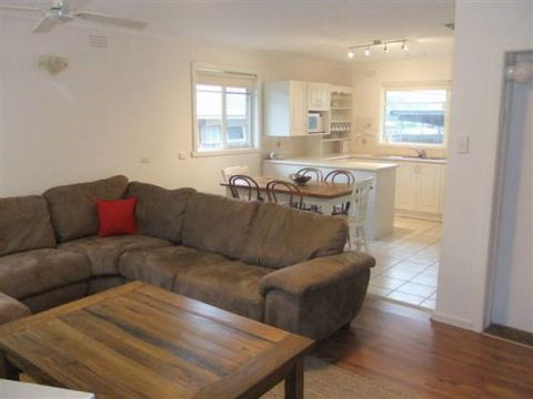 Rosebud Beach House On Kennington - Accommodation Sunshine Coast 0