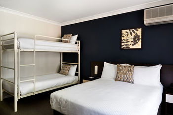 175 (formerly Wesley Lodge) - Accommodation Sunshine Coast 3