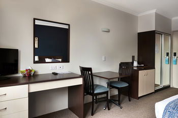 175 (formerly Wesley Lodge) - Accommodation Sunshine Coast 5