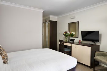 175 (formerly Wesley Lodge) - Accommodation Sunshine Coast 9