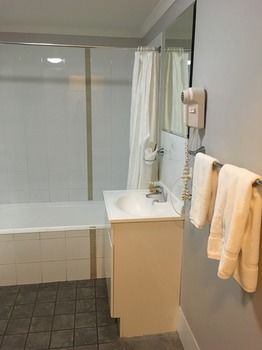 Waldorf The Entrance Serviced Apartments - Accommodation Sunshine Coast 8