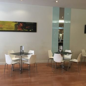 Ramada Encore Dandenong - Accommodation Sunshine Coast 3