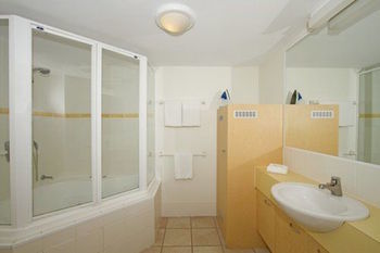 Beach Retreat Coolum - Accommodation Sunshine Coast 10