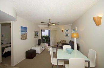 Beach Retreat Coolum - Accommodation Sunshine Coast 45