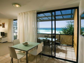 Beach Retreat Coolum - Accommodation Sunshine Coast 46