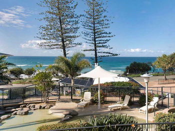 Beach Retreat Coolum - Accommodation Sunshine Coast 48