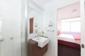 Easystay Apartments Raglan Street - Accommodation Sunshine Coast 2