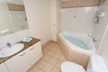 San Marino By The Sea Apartments - Accommodation Sunshine Coast 16