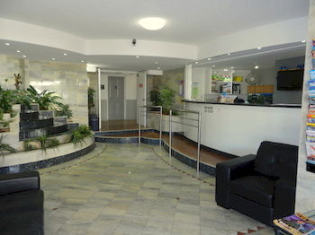 Beachside Resort - Kawana Waters - Accommodation Sunshine Coast 1