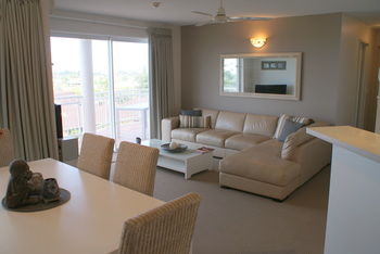 Beachside Resort - Kawana Waters - Accommodation Sunshine Coast 8