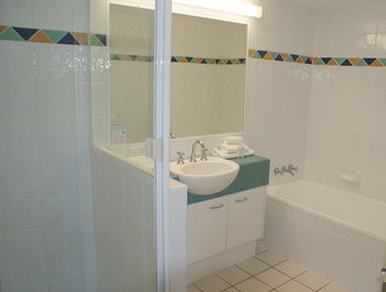 Beachside Resort - Kawana Waters - Accommodation Sunshine Coast 17