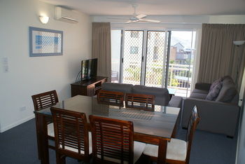 Beachside Resort - Kawana Waters - Accommodation Sunshine Coast 18
