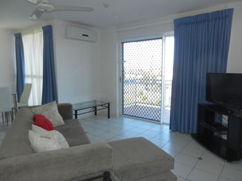 Beachside Resort - Kawana Waters - Accommodation Sunshine Coast 31