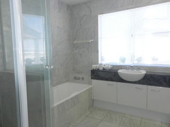 Beachside Resort - Kawana Waters - Accommodation Sunshine Coast 37