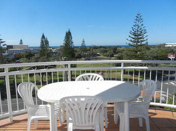 Beachside Resort - Kawana Waters - Accommodation Sunshine Coast 39