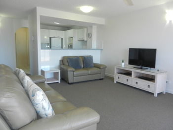 Beachside Resort - Kawana Waters - Accommodation Sunshine Coast 49