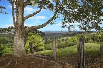 Artisan Spa Views - Accommodation Sunshine Coast 2