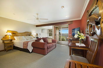 Artisan Spa Views - Accommodation Sunshine Coast 11