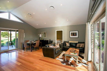 Lilies Luxury Retreats - Accommodation Sunshine Coast 41