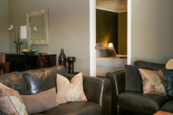 Lilies Luxury Retreats - Accommodation Sunshine Coast 42