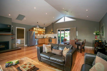 Lilies Luxury Retreats - Accommodation Sunshine Coast 43