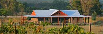 Lilies Luxury Retreats - Accommodation Sunshine Coast 4