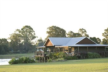 Lilies Luxury Retreats - Accommodation Sunshine Coast 8