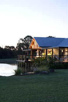 Lilies Luxury Retreats - Accommodation Sunshine Coast 12