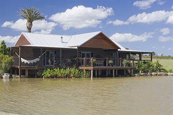 Lilies Luxury Retreats - Accommodation Sunshine Coast 15
