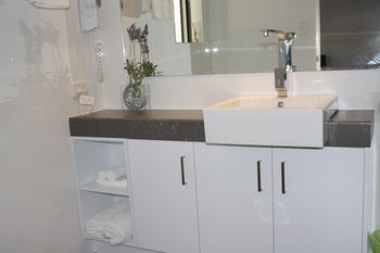 Noosa River Retreat - Accommodation Sunshine Coast 10