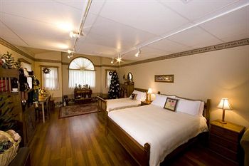 Montville Attic - Accommodation Sunshine Coast 3