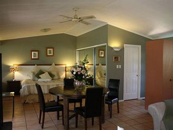 House Of Laurels - Accommodation Sunshine Coast 2