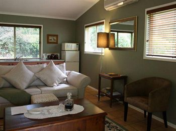 House Of Laurels - Accommodation Sunshine Coast 3