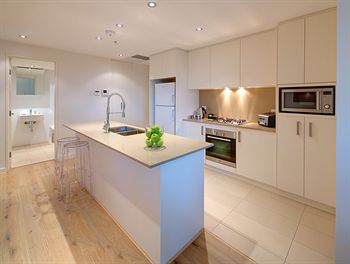 Zara Tower - Luxury Suites And Apartments - Accommodation Sunshine Coast 5
