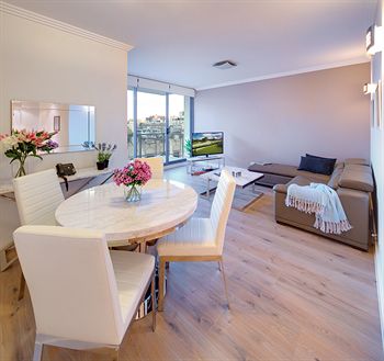 Zara Tower - Luxury Suites And Apartments - Accommodation Sunshine Coast 21