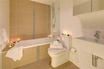 Zara Tower - Luxury Suites And Apartments - Accommodation Sunshine Coast 29