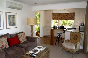 Arabella Guesthouse - Accommodation Sunshine Coast 7