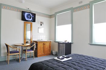 Hotel Gosford - Accommodation Sunshine Coast 1