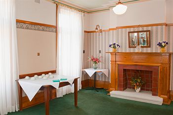 Hotel Gosford - Accommodation Sunshine Coast 3