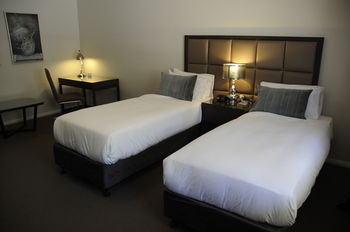 Riverside Oaks Golf Resort - Accommodation Sunshine Coast 16