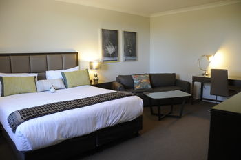 Riverside Oaks Golf Resort - Accommodation Sunshine Coast 18