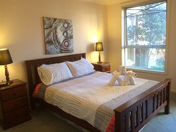 Australian Home Away @ Box Hill 21 - Accommodation Sunshine Coast 2