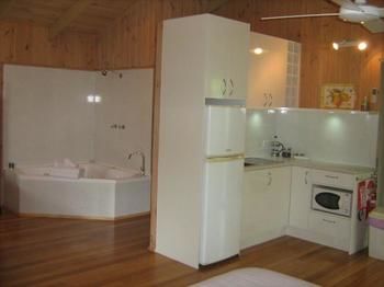Belle's At Montville - Accommodation Sunshine Coast 7