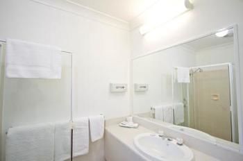 Branxton House Motel, Hunter Valley - Accommodation Sunshine Coast 3